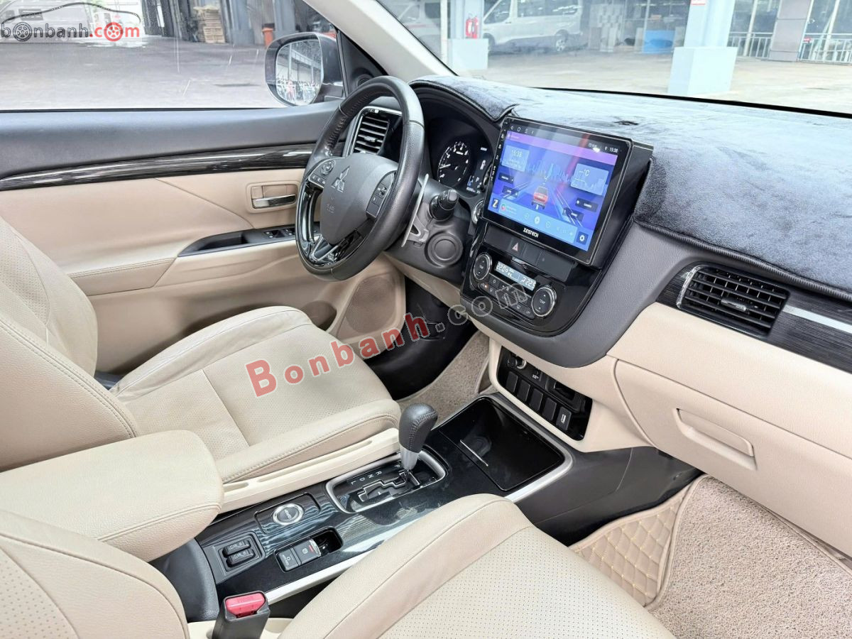 Bán ô tô Mitsubishi Outlander 2.4 CVT Premium - 2018 - xe cũ