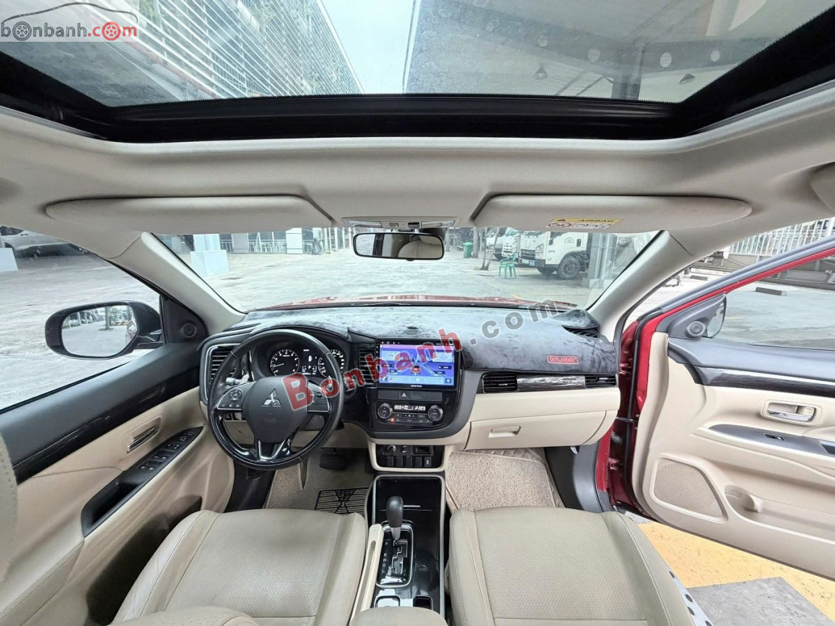 Bán ô tô Mitsubishi Outlander 2.4 CVT Premium - 2018 - xe cũ