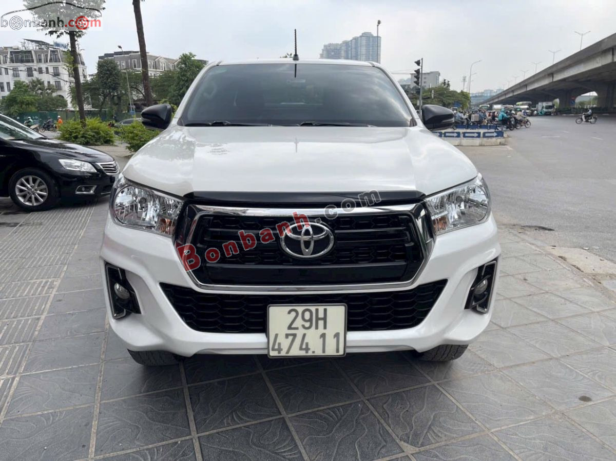 Bán ô tô Toyota Hilux 2.4E 4x2 AT - 2019 - xe cũ