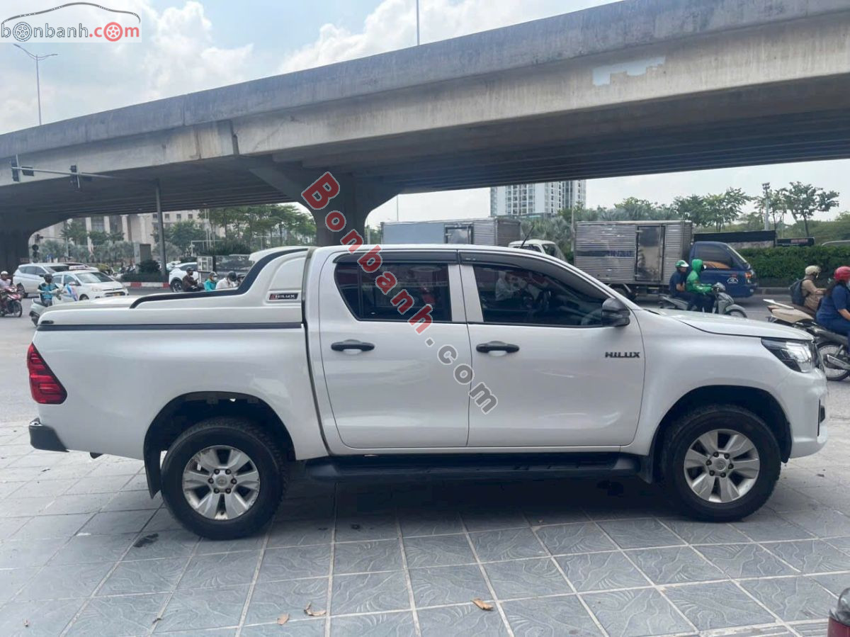 Bán ô tô Toyota Hilux 2.4E 4x2 AT - 2019 - xe cũ