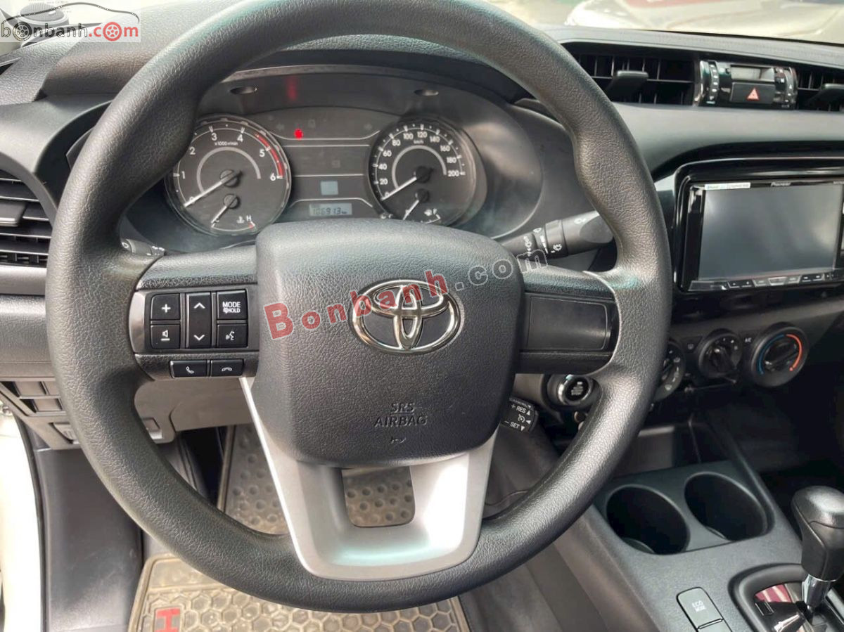 Bán ô tô Toyota Hilux 2.4E 4x2 AT - 2019 - xe cũ