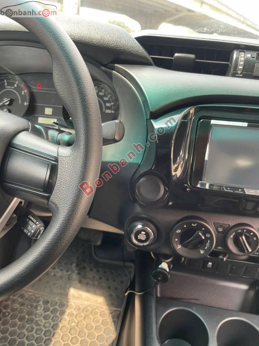 Bán ô tô Toyota Hilux 2.4E 4x2 AT - 2019 - xe cũ