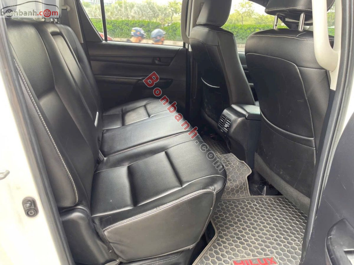 Bán ô tô Toyota Hilux 2.4E 4x2 AT - 2019 - xe cũ