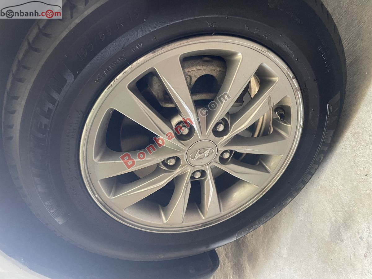 Bán ô tô Hyundai Elantra 1.6 MT - 2020 - xe cũ