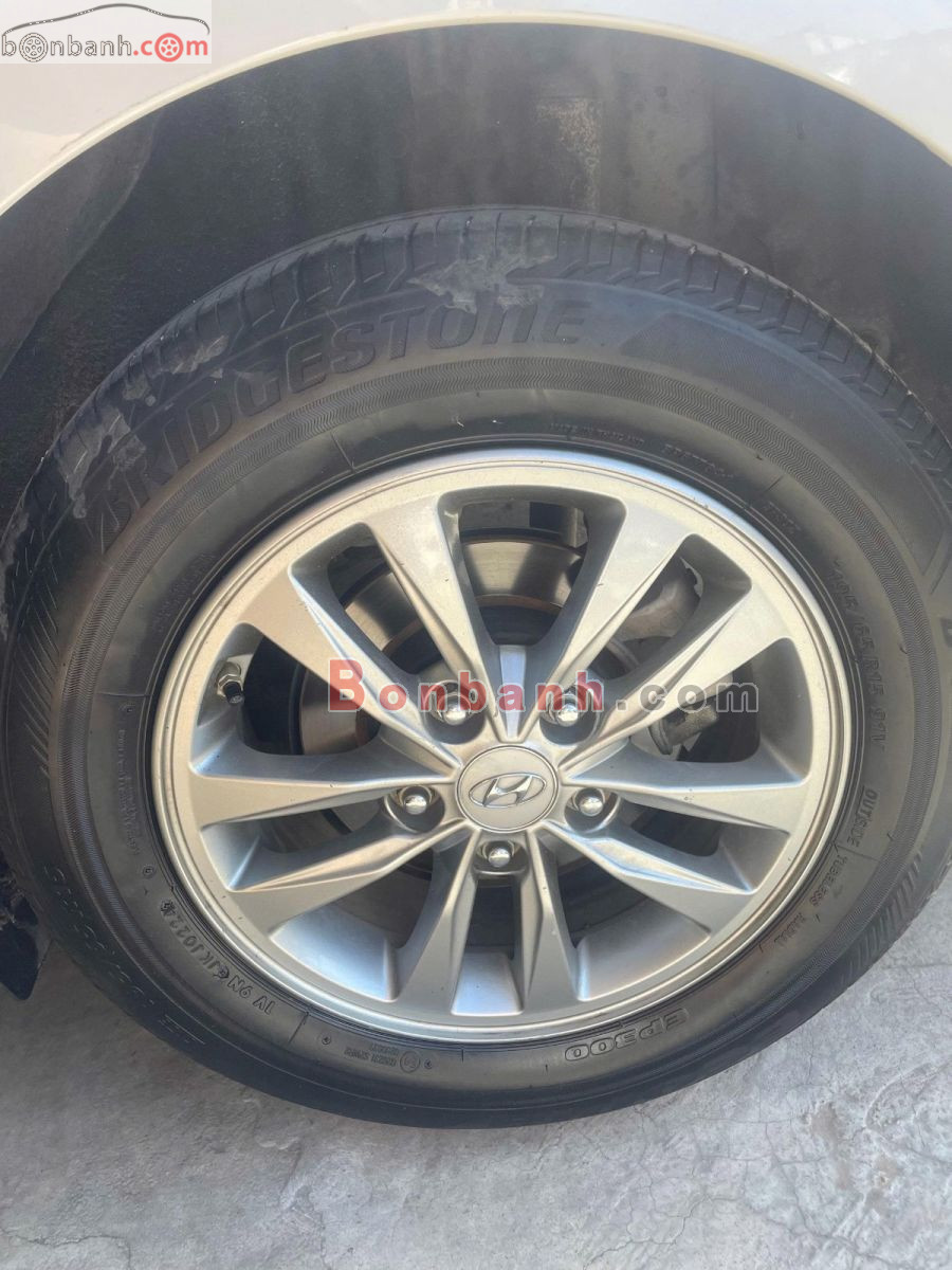 Bán ô tô Hyundai Elantra 1.6 MT - 2020 - xe cũ