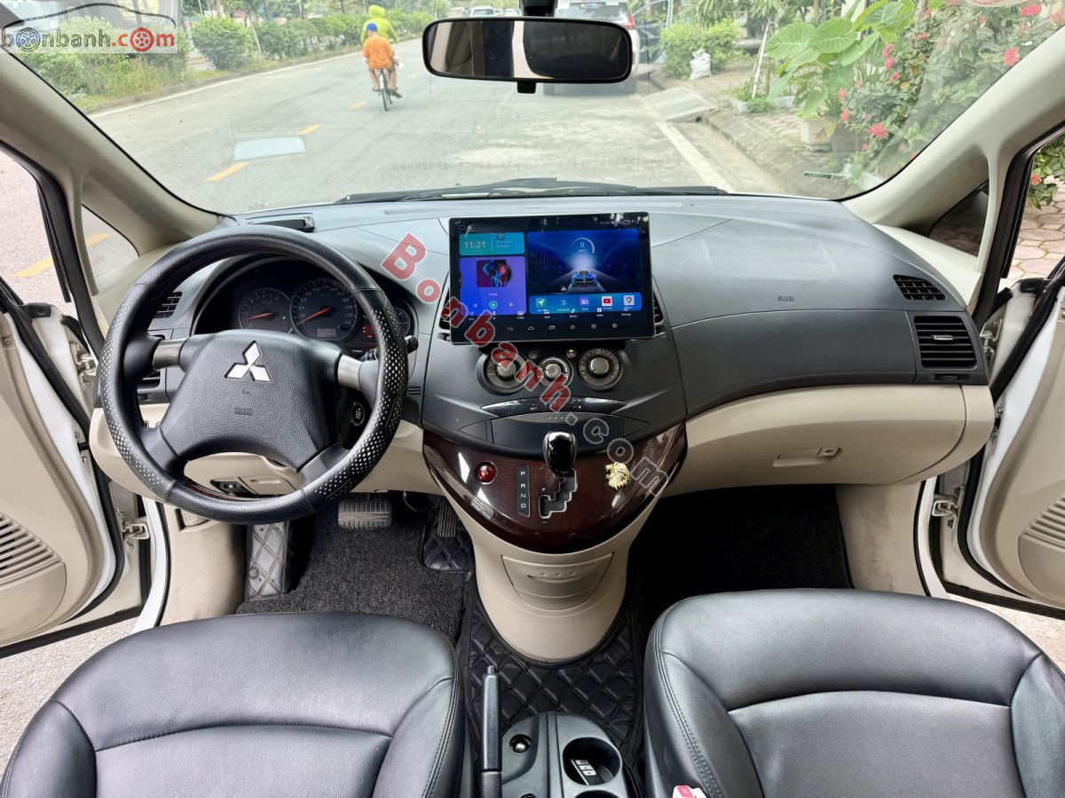 Bán ô tô Mitsubishi Grandis 2.4 AT - 2009 - xe cũ