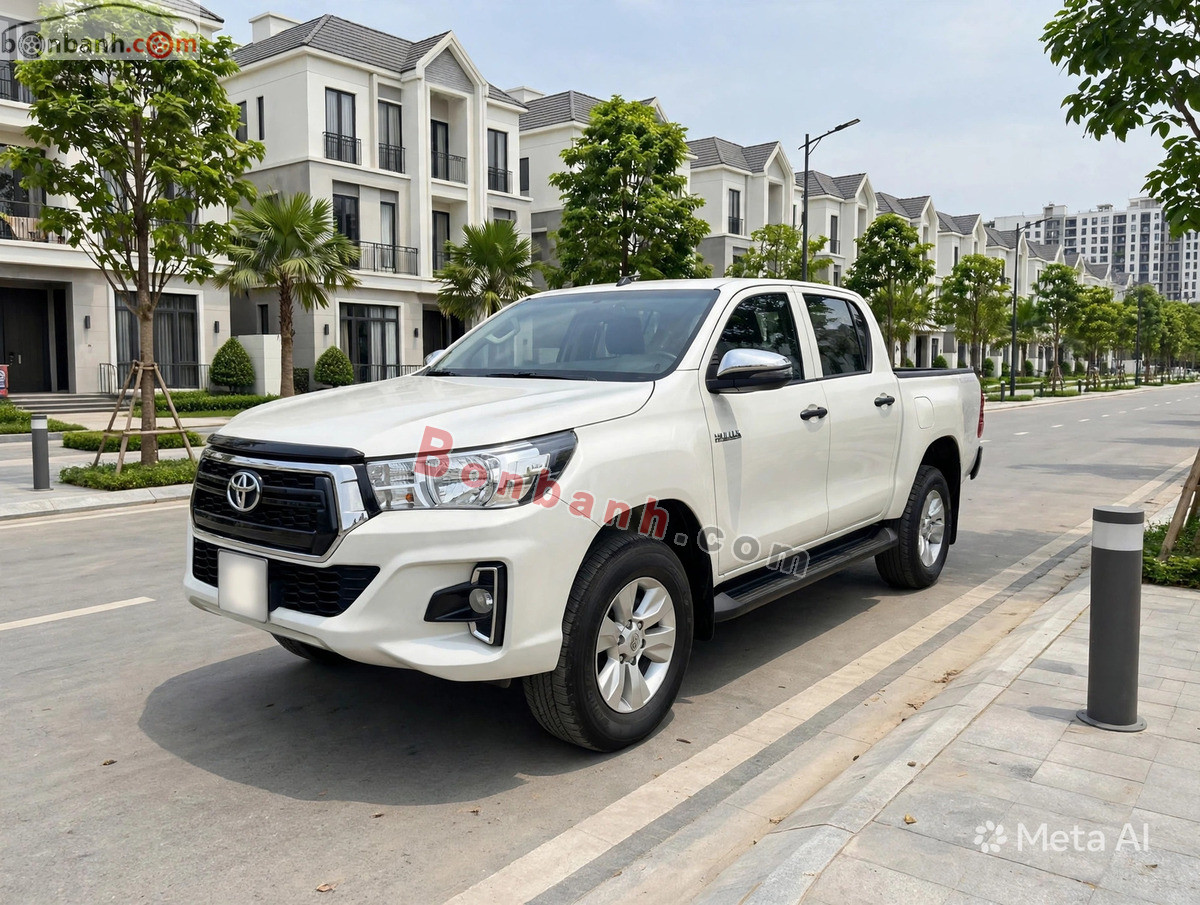 Bán ô tô Toyota Hilux 2.4E 4x2 AT - 2019 - xe cũ