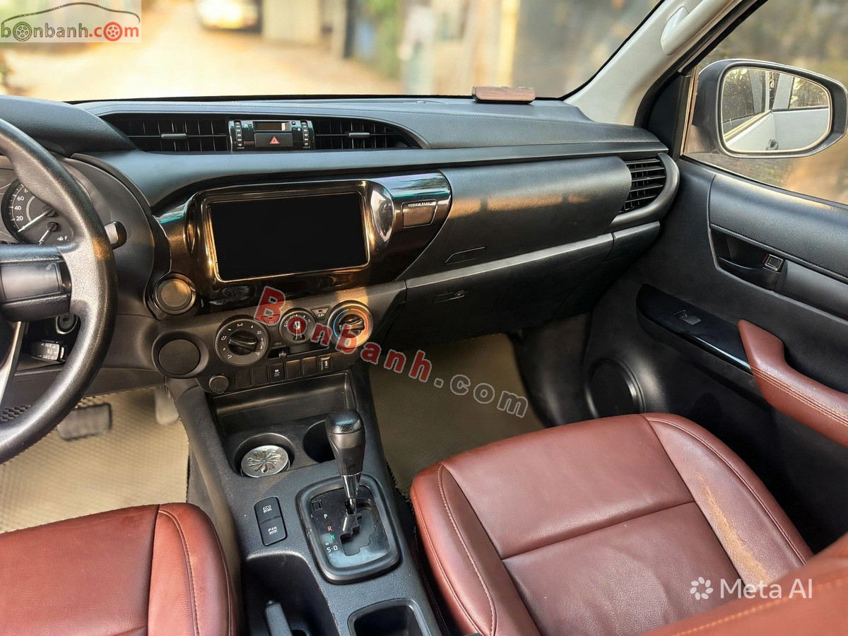 Bán ô tô Toyota Hilux 2.4E 4x2 AT - 2019 - xe cũ