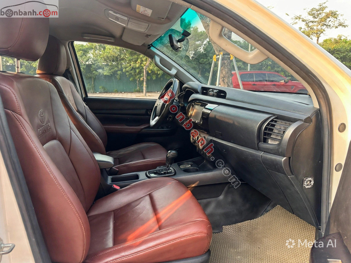 Bán ô tô Toyota Hilux 2.4E 4x2 AT - 2019 - xe cũ
