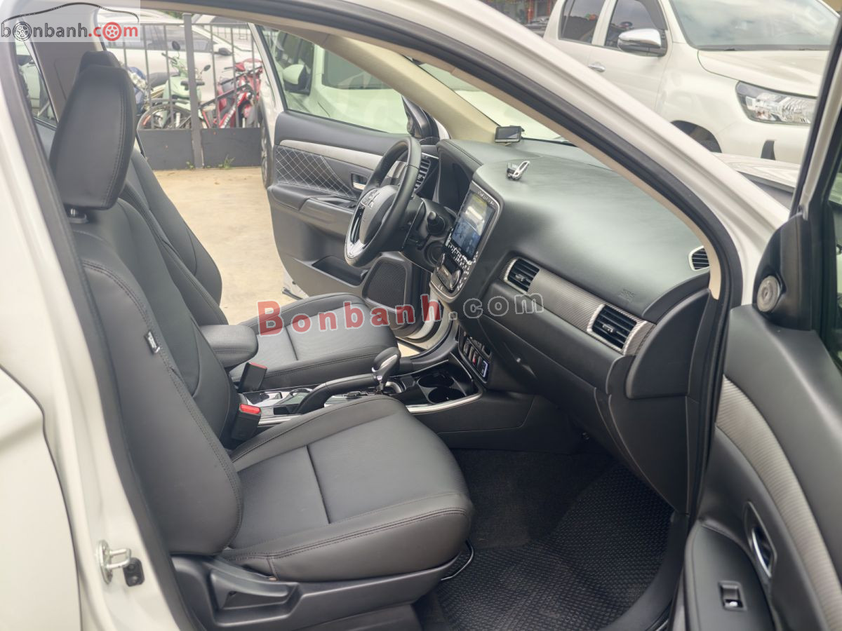 Bán ô tô Mitsubishi Outlander 2.0 CVT - 2019 - xe cũ