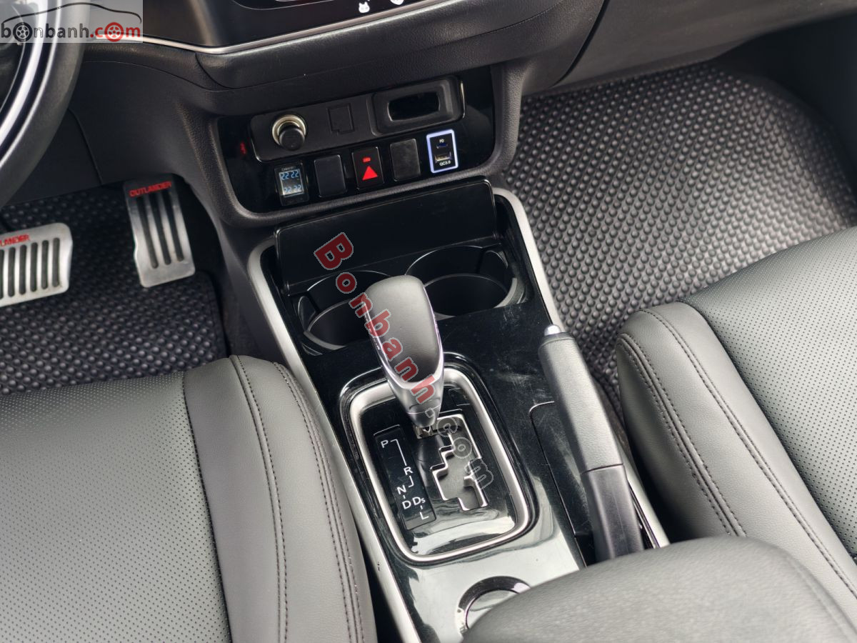 Bán ô tô Mitsubishi Outlander 2.0 CVT - 2019 - xe cũ