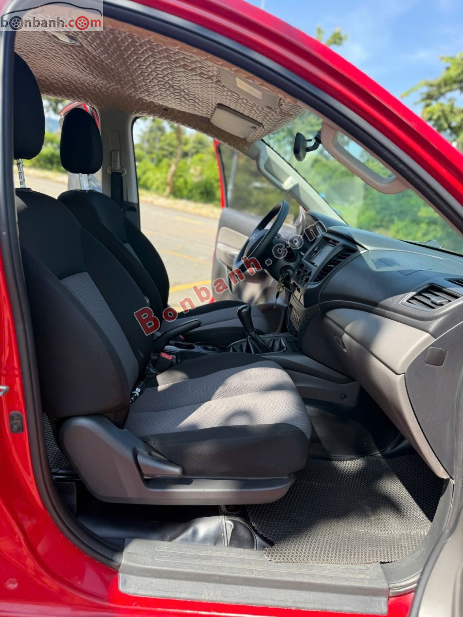 Bán ô tô Mitsubishi Triton 4x2 MT - 2017 - xe cũ