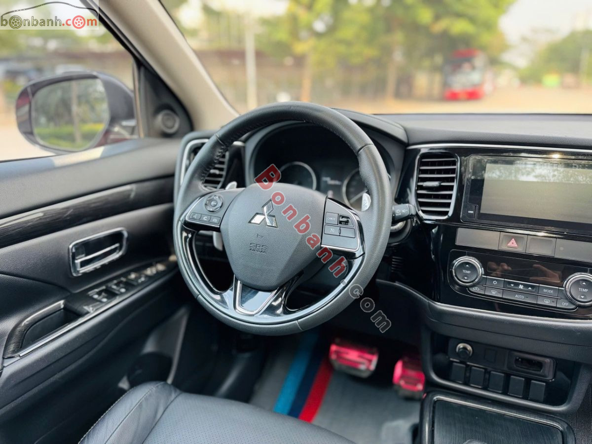 Bán ô tô Mitsubishi Outlander 2.0 CVT Premium - 2019 - xe cũ