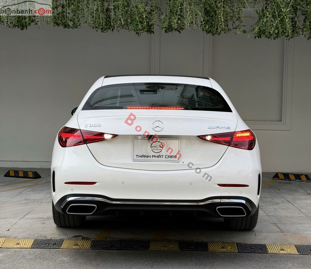 Bán ô tô Mercedes Benz C class C300 AMG - 2024 - xe cũ