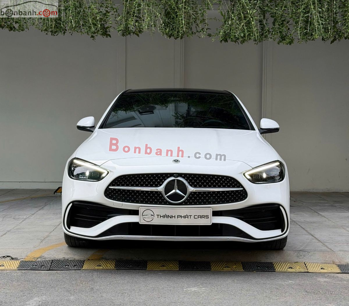Bán ô tô Mercedes Benz C class C300 AMG - 2024 - xe cũ