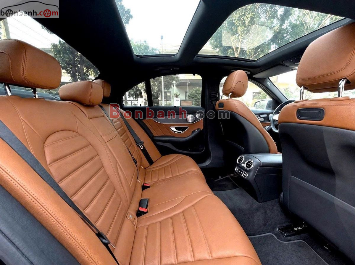 Bán ô tô Mercedes Benz C class C300 AMG - 2020 - xe cũ