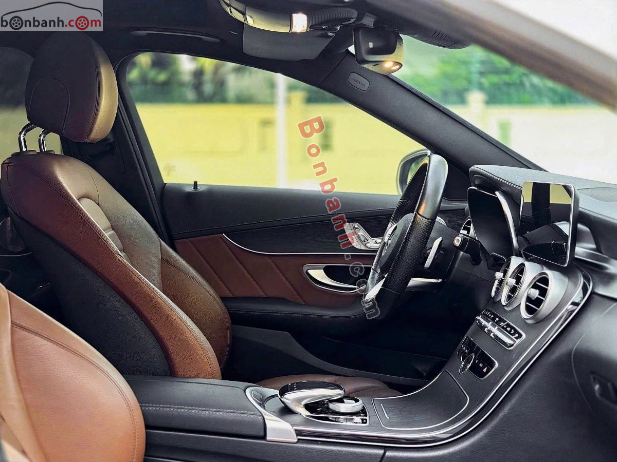 Bán ô tô Mercedes Benz C class C300 AMG - 2020 - xe cũ