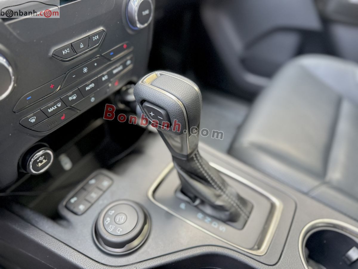 Bán ô tô Ford Everest Titanium 2.0L 4x4 AT - 2019 - xe cũ