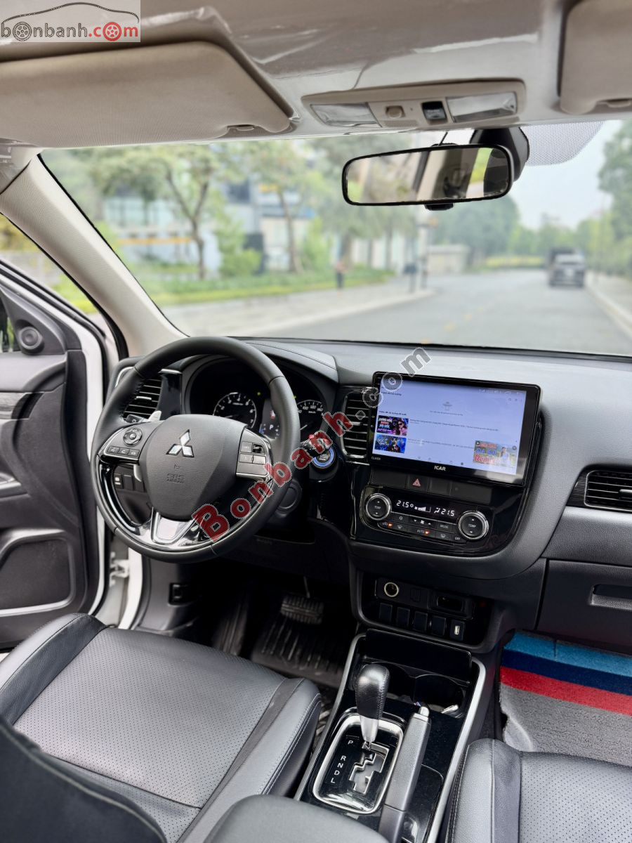 Bán ô tô Mitsubishi Outlander 2.0 CVT Premium - 2019 - xe cũ