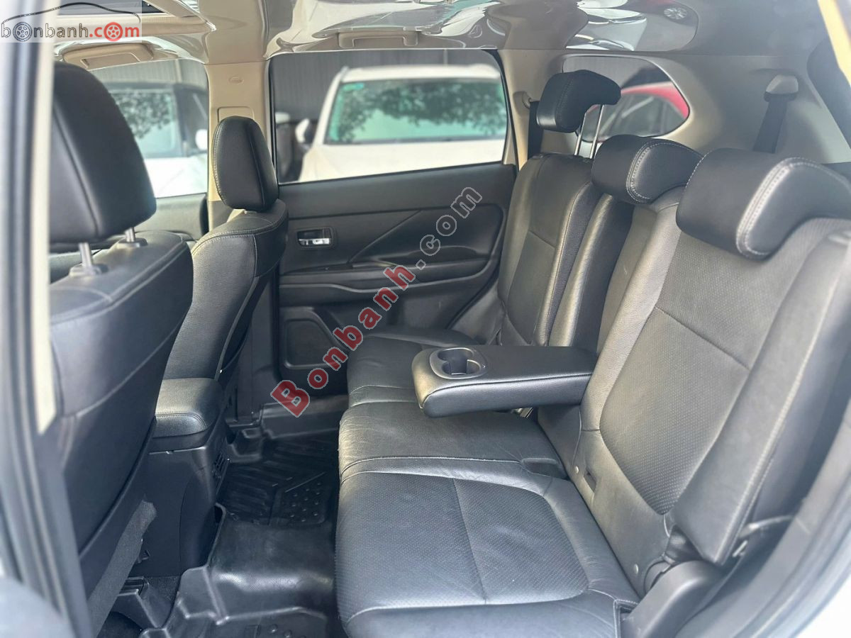 Bán ô tô Mitsubishi Outlander 2.0 CVT Premium - 2019 - xe cũ