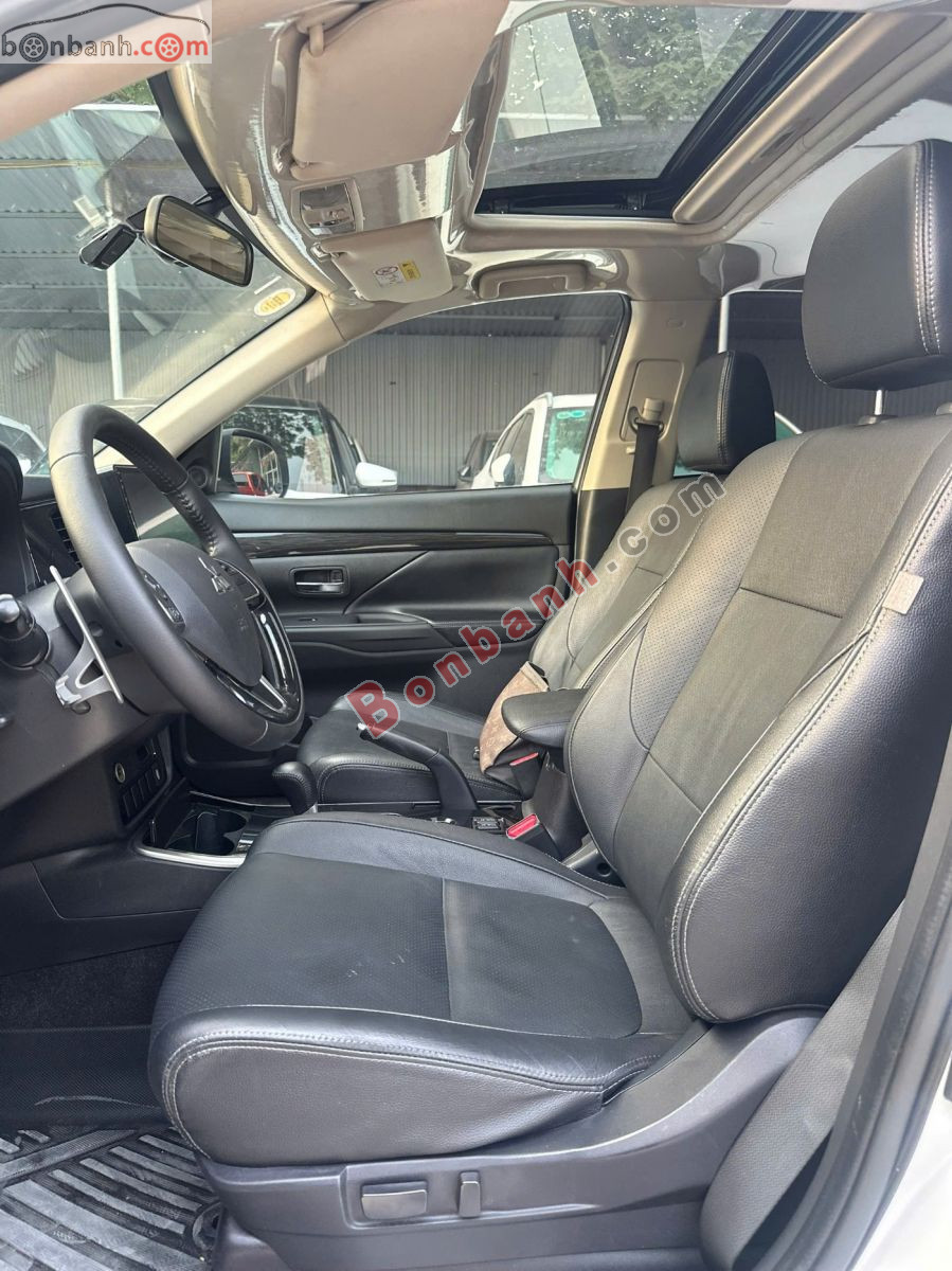 Bán ô tô Mitsubishi Outlander 2.0 CVT Premium - 2019 - xe cũ