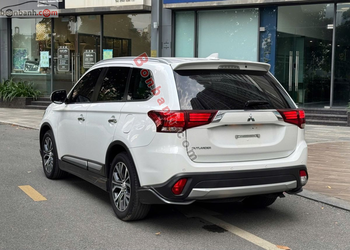 Bán ô tô Mitsubishi Outlander 2.0 CVT Premium - 2018 - xe cũ