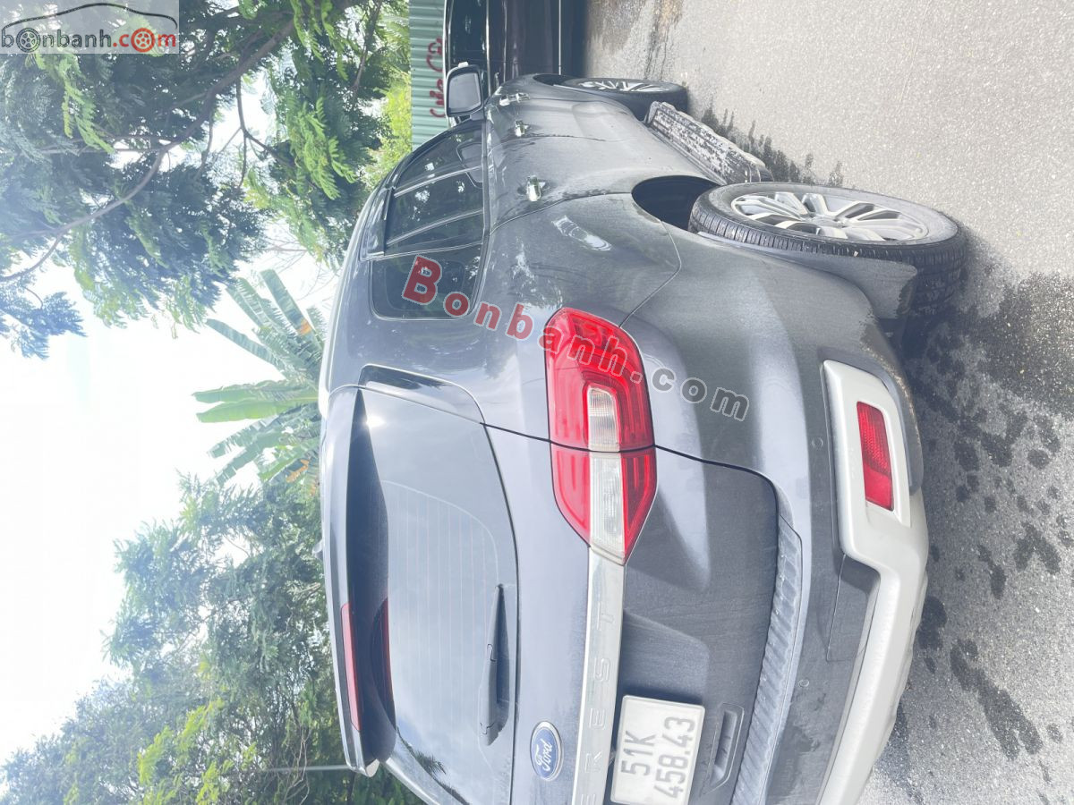 Bán ô tô Ford Everest Titanium 2.0L 4x2 AT - 2018 - xe cũ