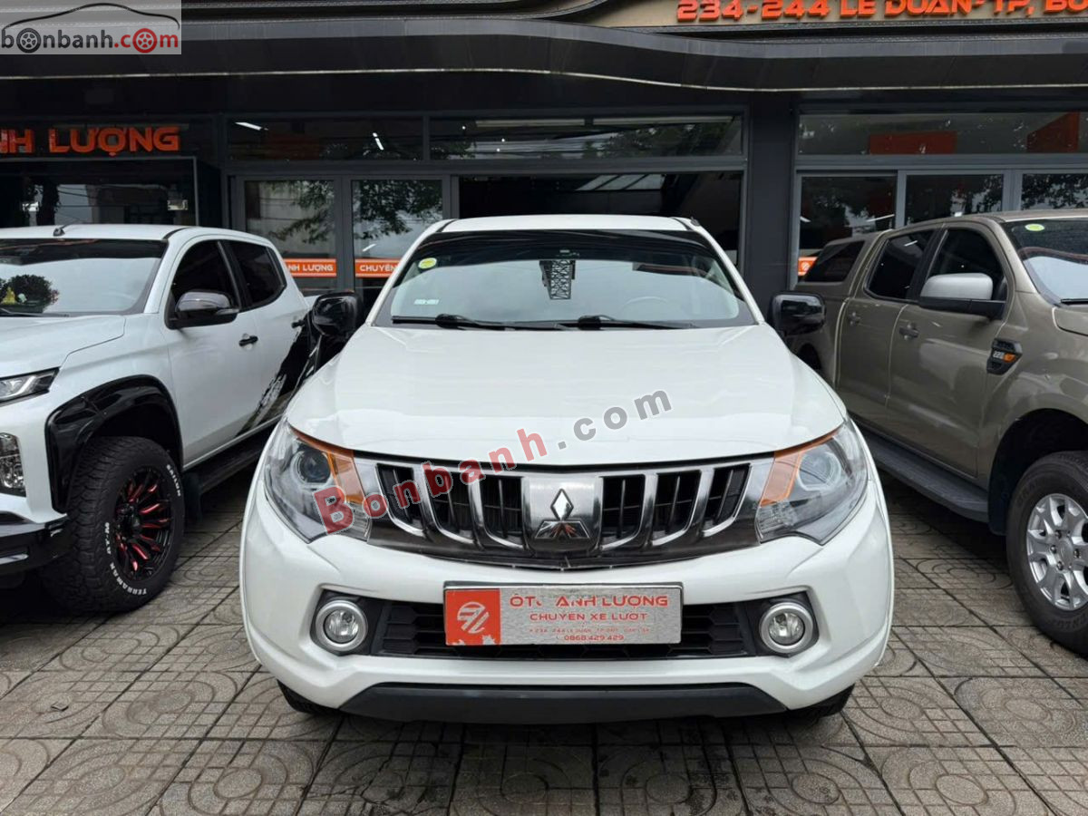 Bán ô tô Mitsubishi Triton 4x2 AT - 2017 - xe cũ