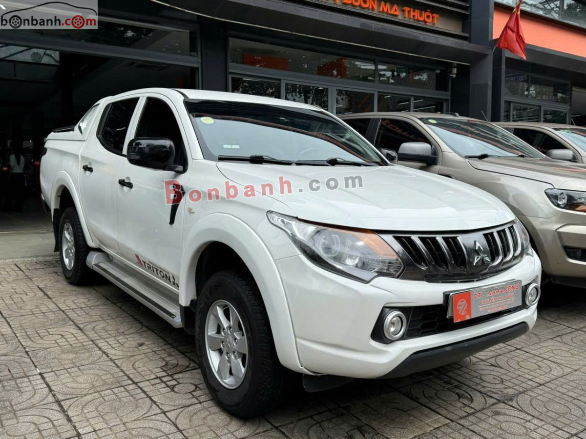 Bán ô tô Mitsubishi Triton 4x2 AT - 2017 - xe cũ