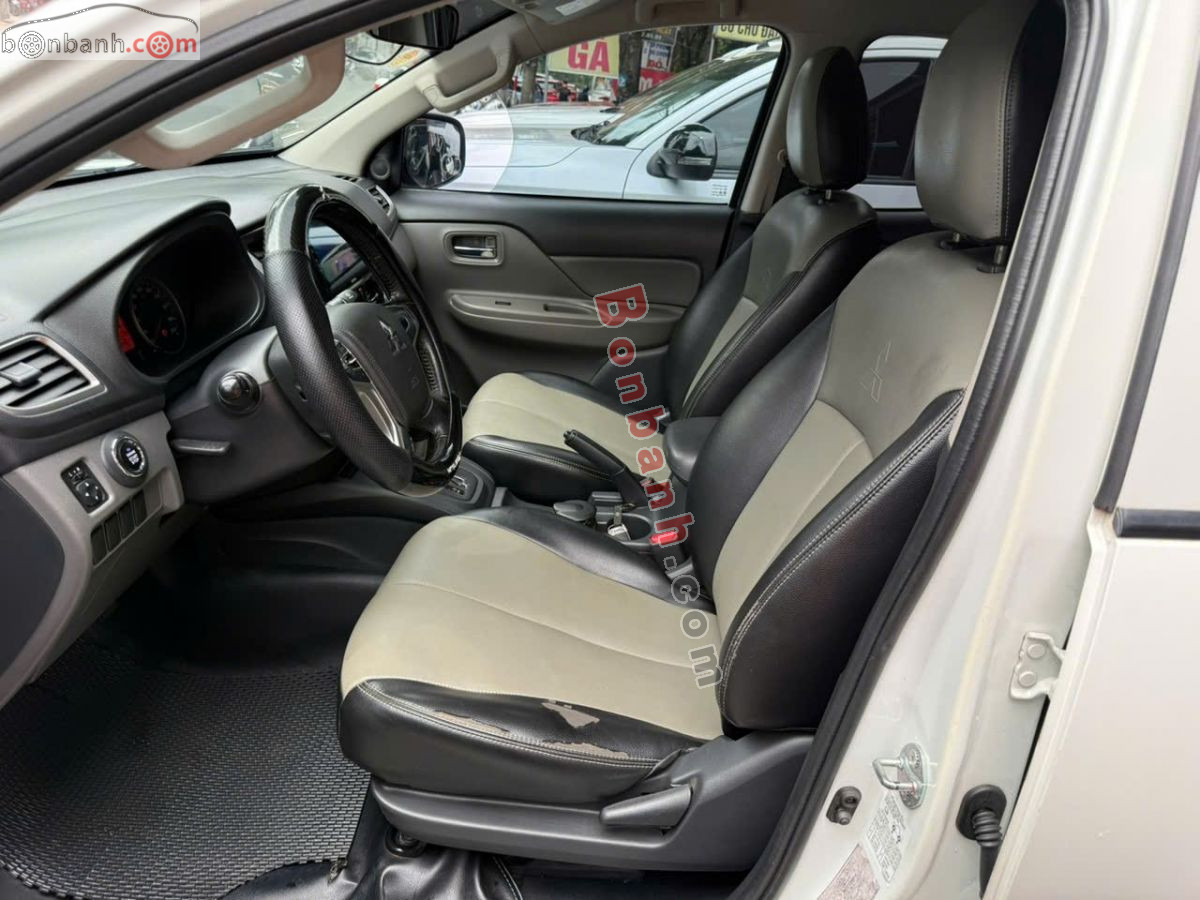 Bán ô tô Mitsubishi Triton 4x2 AT - 2017 - xe cũ