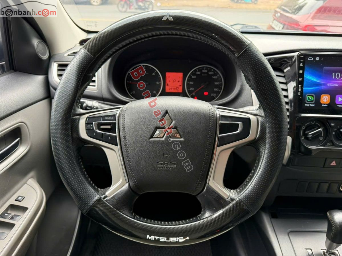 Bán ô tô Mitsubishi Triton 4x2 AT - 2017 - xe cũ
