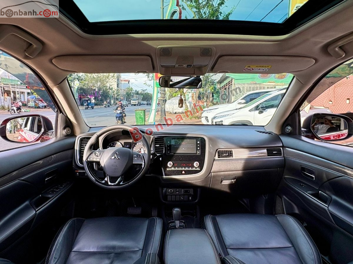 Bán ô tô Mitsubishi Outlander 2.0 CVT Premium - 2020 - xe cũ