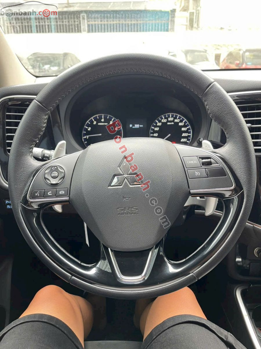 Bán ô tô Mitsubishi Outlander 2.0 CVT - 2023 - xe cũ