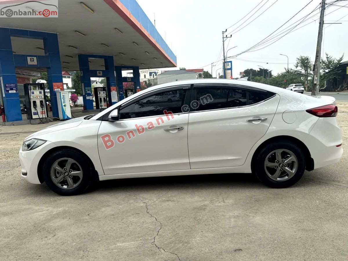 Bán ô tô Hyundai Elantra 1.6 MT - 2018 - xe cũ