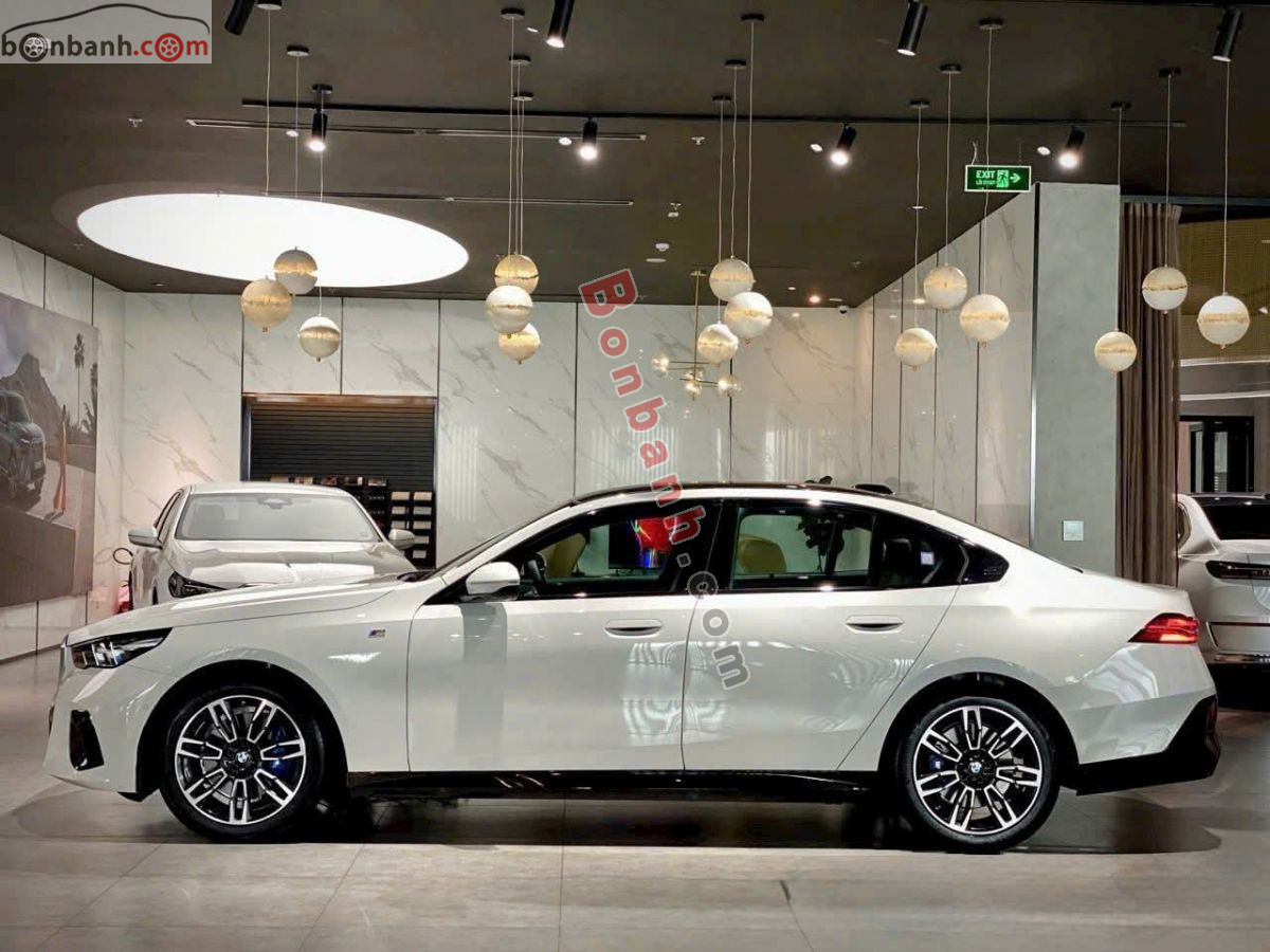 Bán ô tô BMW 5 Series 530i M Sport - 2026 - xe mới