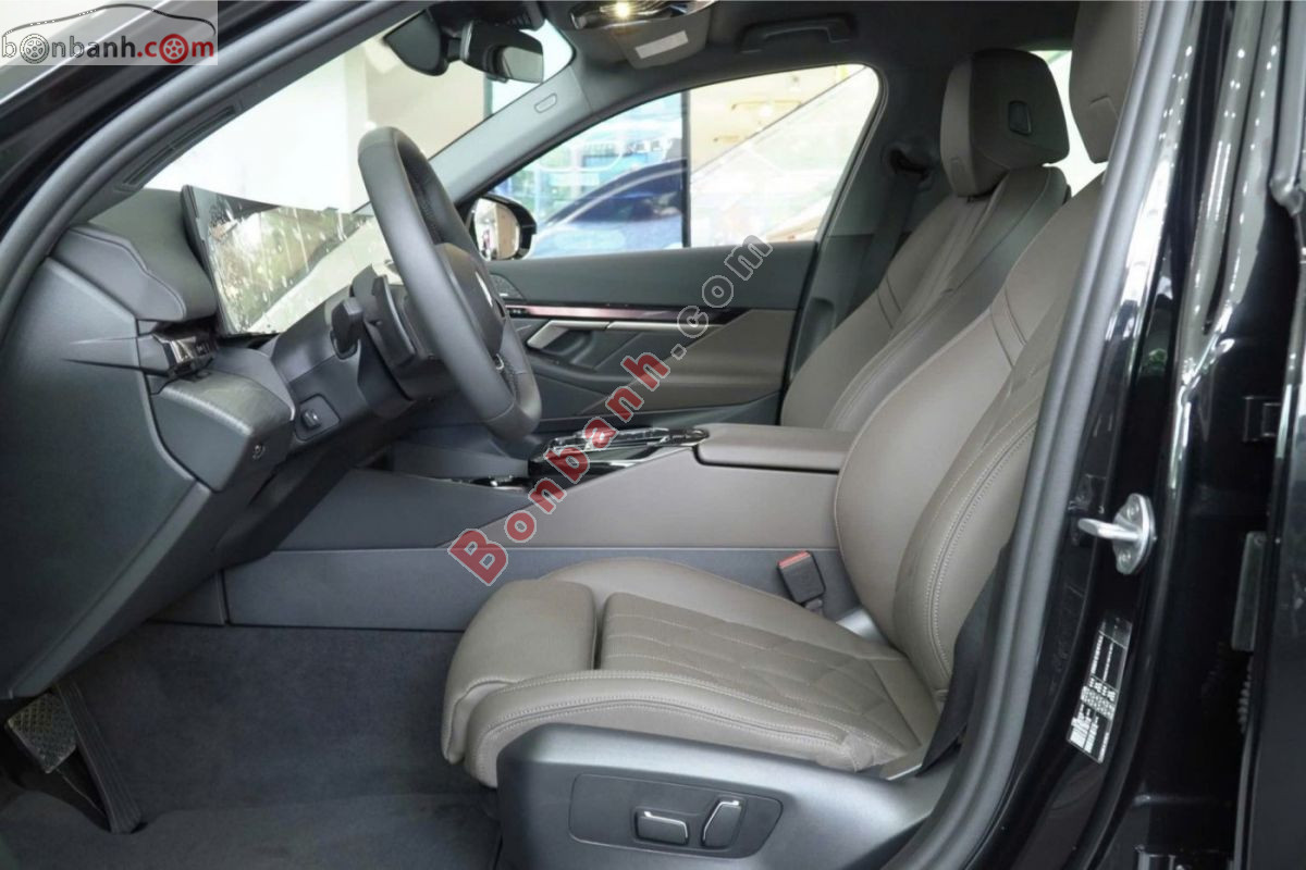 Bán ô tô BMW 5 Series 530i M Sport - 2026 - xe mới