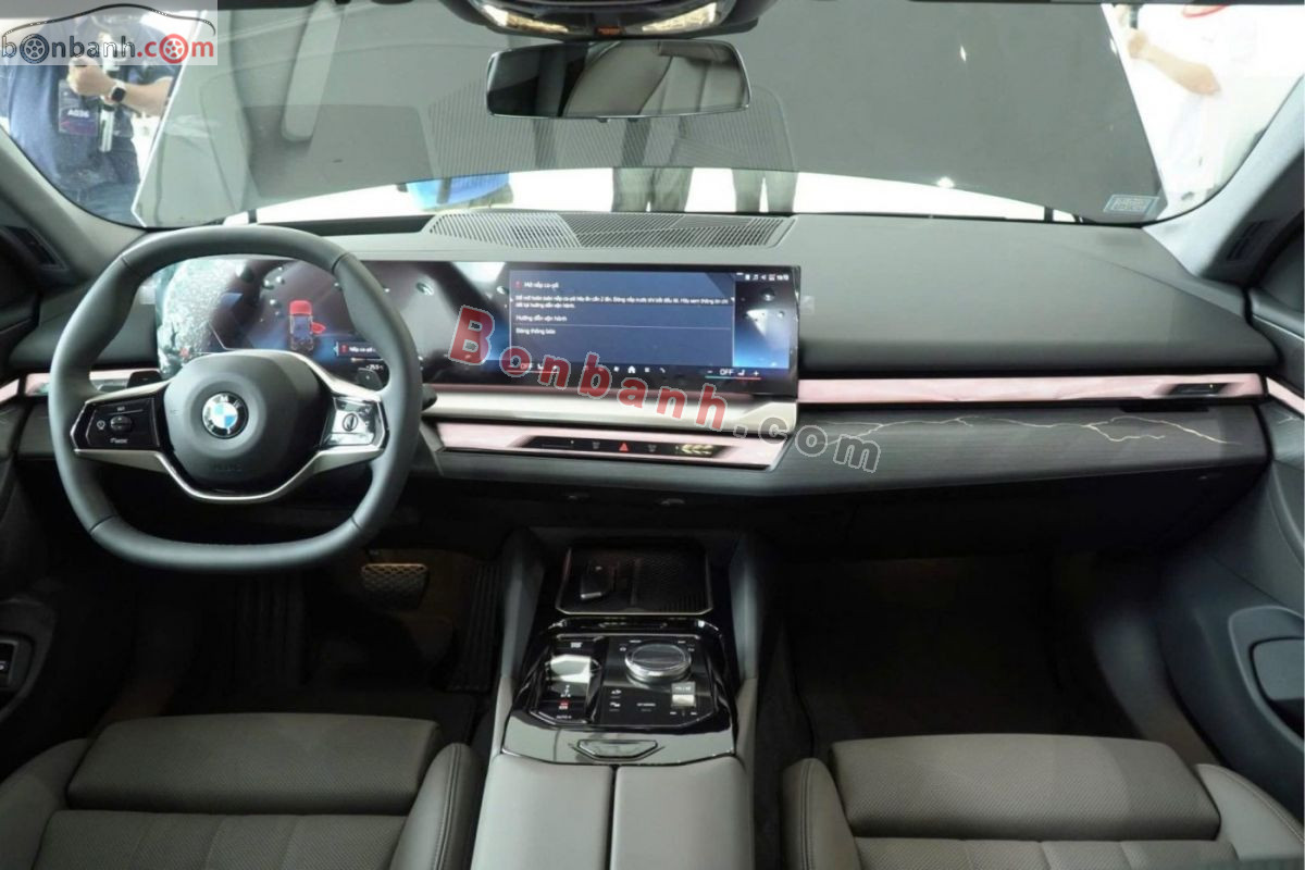 Bán ô tô BMW 5 Series 520i Premium - 2026 - xe mới